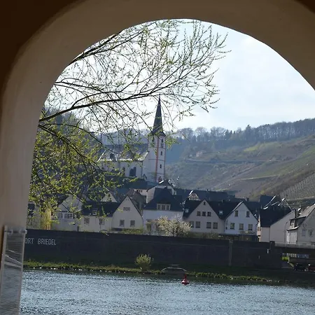 Weingut Paul Stoelben *
