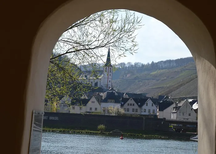 Weingut Paul Stoelben *